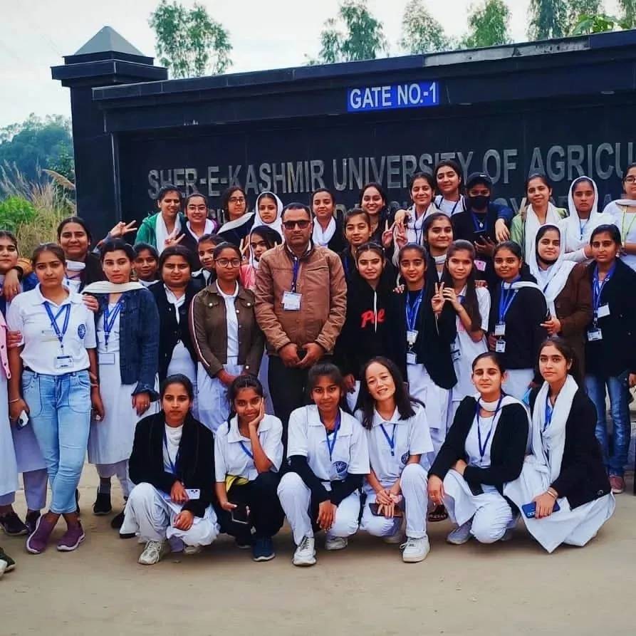 NSS Volunteers at Kissan Mela organised by SKAUST, Jammu along with NSS Programme Officer, Dr Mohd. Majeed on November 19, 2022.